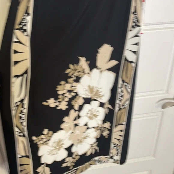 Dress - Picture 2 of 5